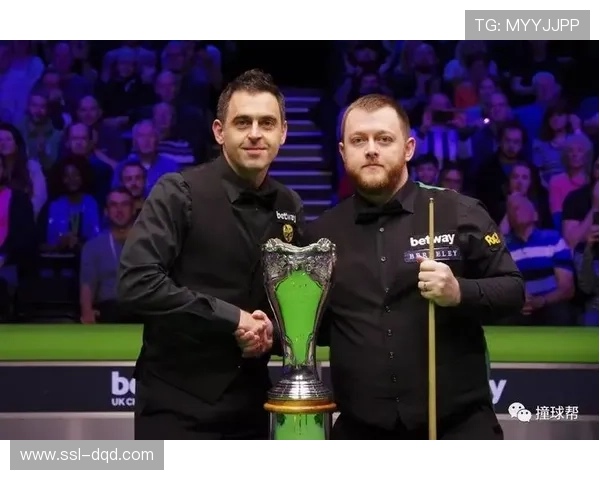 纳西门托凭蟒蛇绞力挫对手强势夺胜 斩获赛事额外奖金